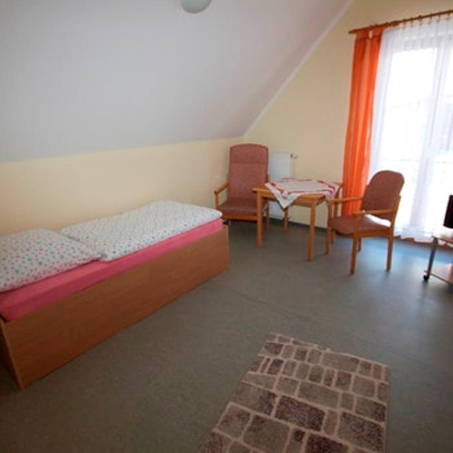 Rhoen Panorama Hostel Poppenhausen Bagian luar foto