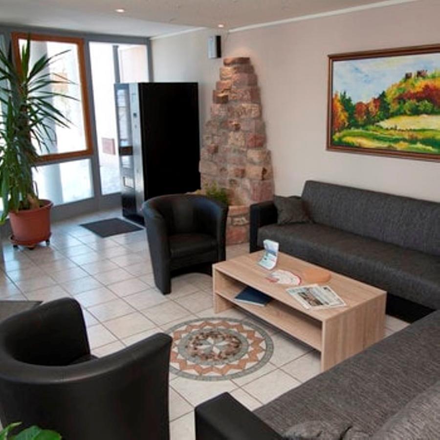Rhoen Panorama Hostel Poppenhausen Bagian luar foto